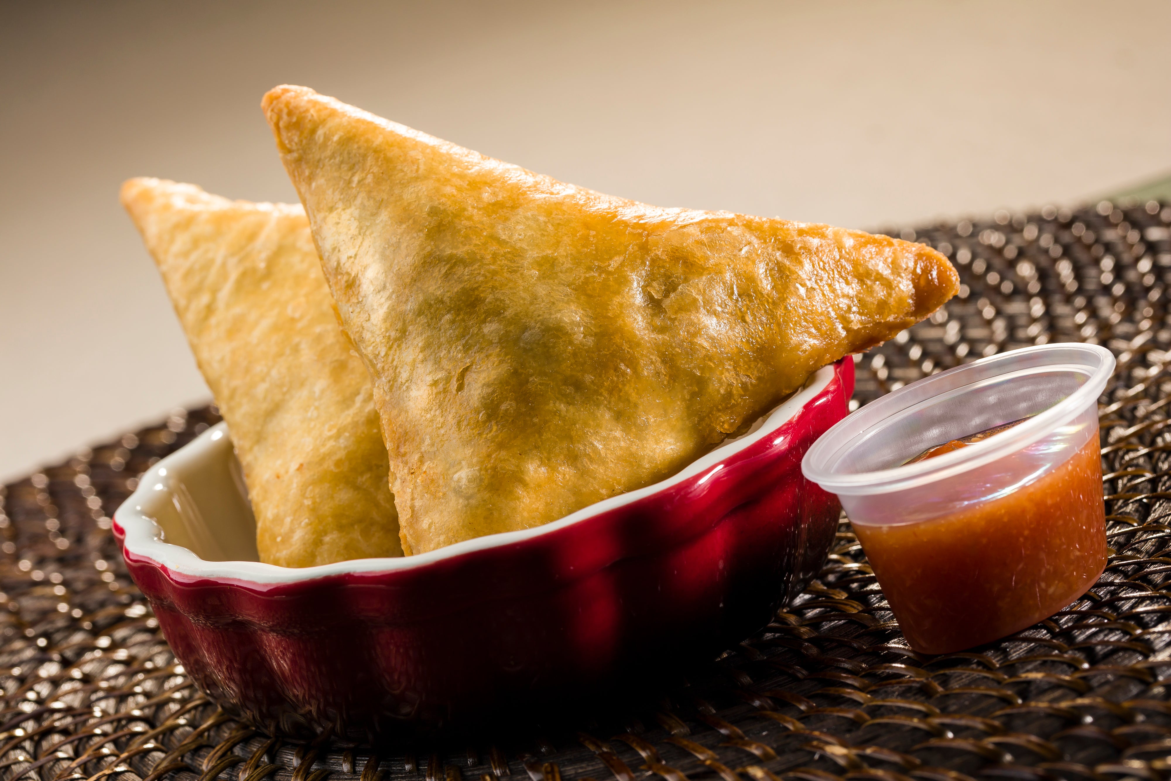 Curry Vegetable Samosa (2.5oz)
